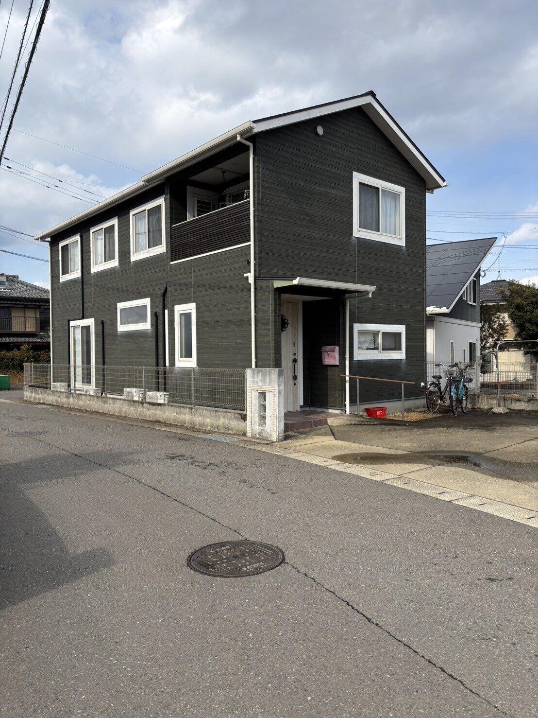 長崎県大村市小路口町中古住宅★6SLDKでお子様が多いご家庭や2世帯住宅におすすめ★浴室とは別にシャワールームがあります♪建物敷地とは別に約21.47坪の土地があり、駐車場や倉庫置き場などに使用できます♪
