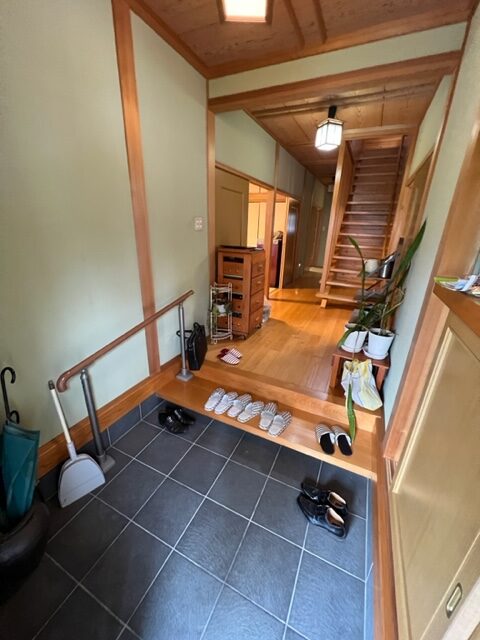 人気の平間町の中古戸建☆2012年築☆母屋と離れがあるので大家族や2世帯住宅・事務所兼自宅におすすめ☺約108坪の敷地が魅力です♪