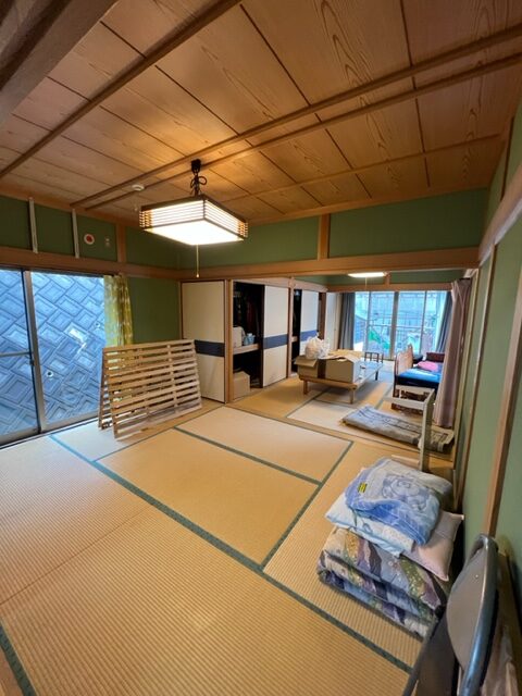 人気の平間町の中古戸建☆2012年築☆母屋と離れがあるので大家族や2世帯住宅・事務所兼自宅におすすめ☺約108坪の敷地が魅力です♪